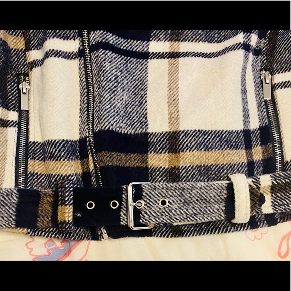 💙💛🤍 NWT STOOSH PLAID JACKET 💙💛🤍 - Picture 5 of 8